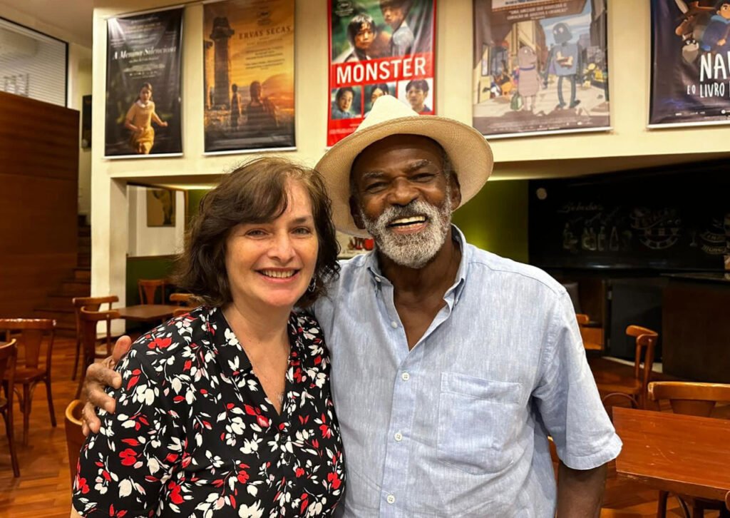 Principal vitrine do audiovisual brasileiro na Europa, o evento conta com a presença de artistas como Murilo Benício, Maria Fernanda Cândido, Bia Lessa, Antônio Pitanga, grande homenageado do ano, Camila Pitanga, entre outros. Foto: Katia Adler e Antônio Pitanga.