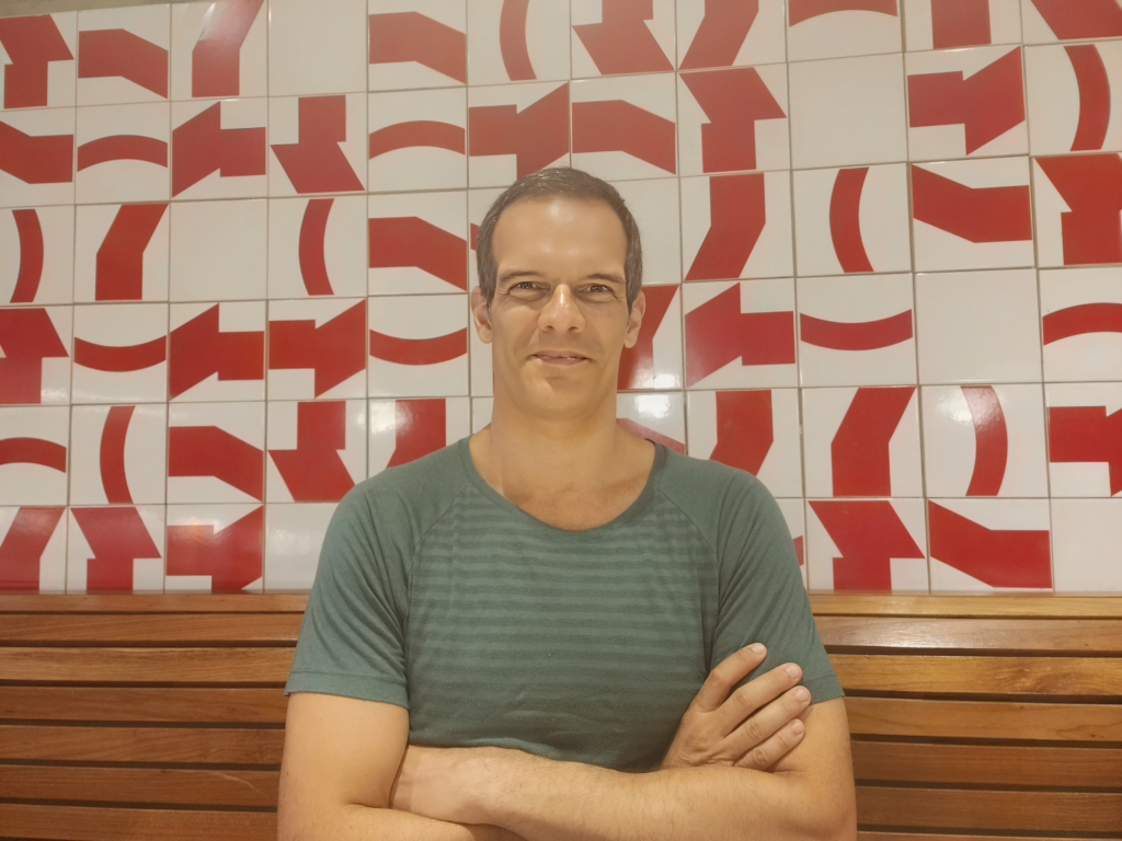 Pesquisador na área há mais de 20 anos, autor aborda uso de ferramentas de inteligência artificial e algoritmos nas plataformas digitais. - Leonardo De Marchi - Credito J. Nascimento